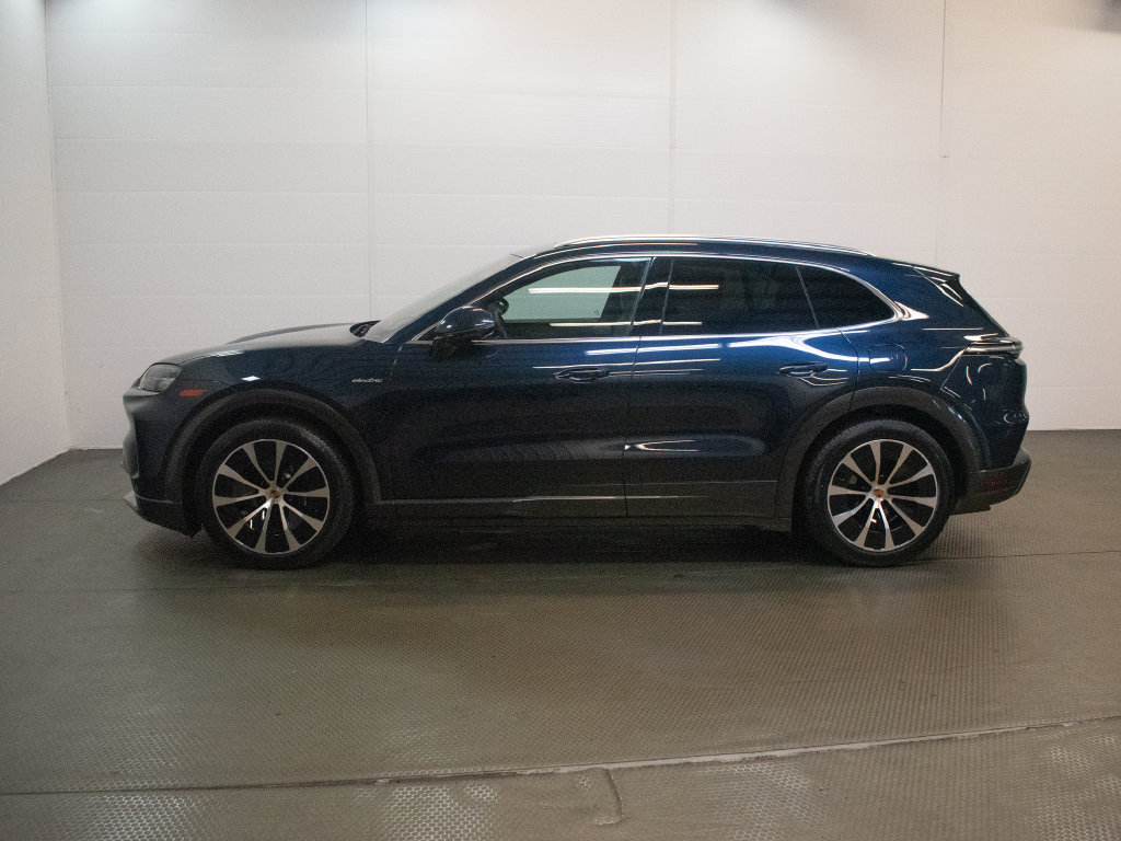 New 2026 Porsche Cayenne Electric AWD/4WD image 2