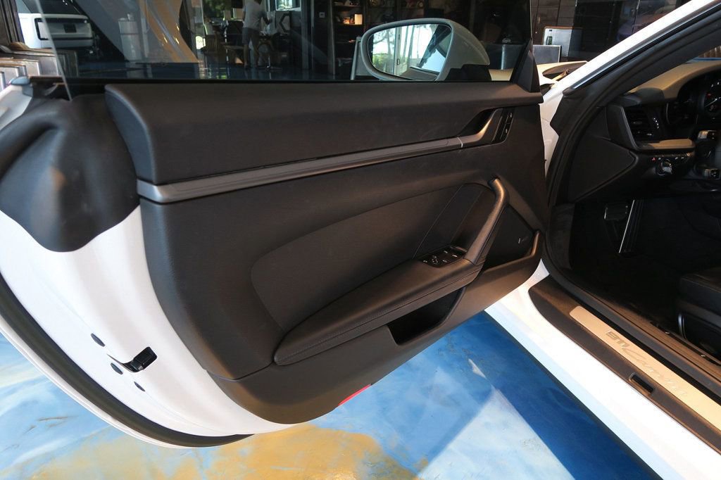 Used 2022 Porsche 911 Carrera image 10