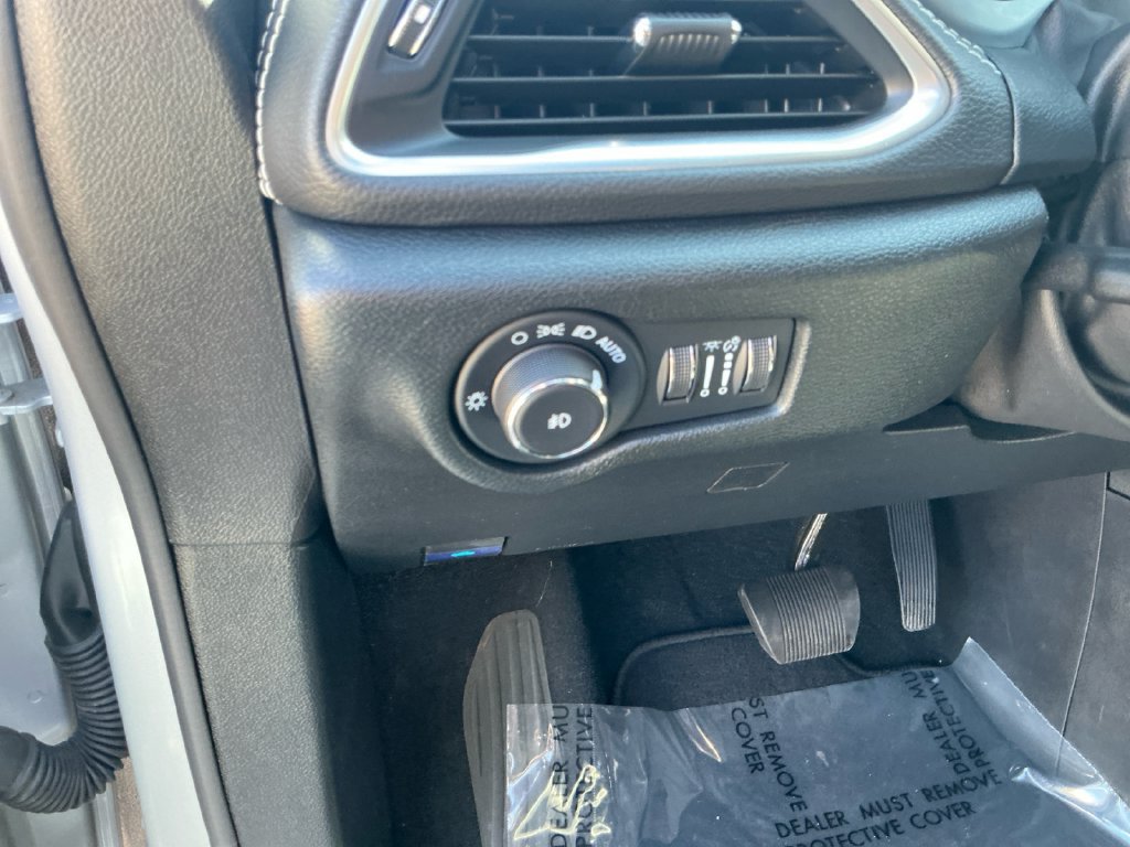 Used 2026 Chrysler Pacifica Limited w/ S Appearance Package FWD image 20