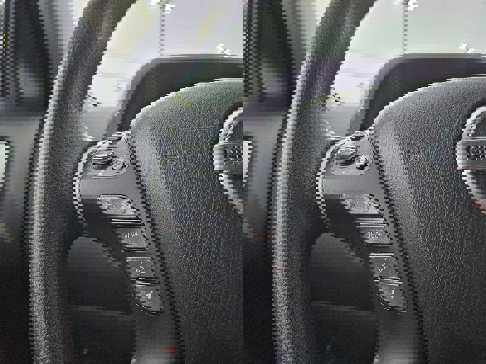 Used 2020 Nissan Pathfinder S image 11