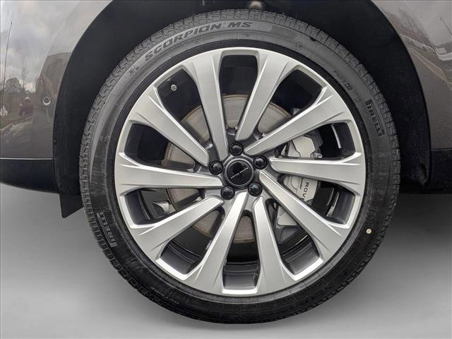 New 2026 Land Rover Range Rover Long Wheelbase SE image 10