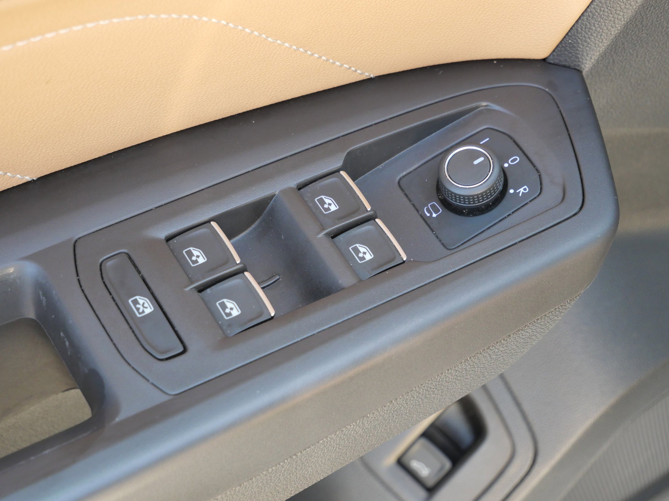 Used 2022 Volkswagen Atlas Cross Sport SEL Premium R-Line image 19