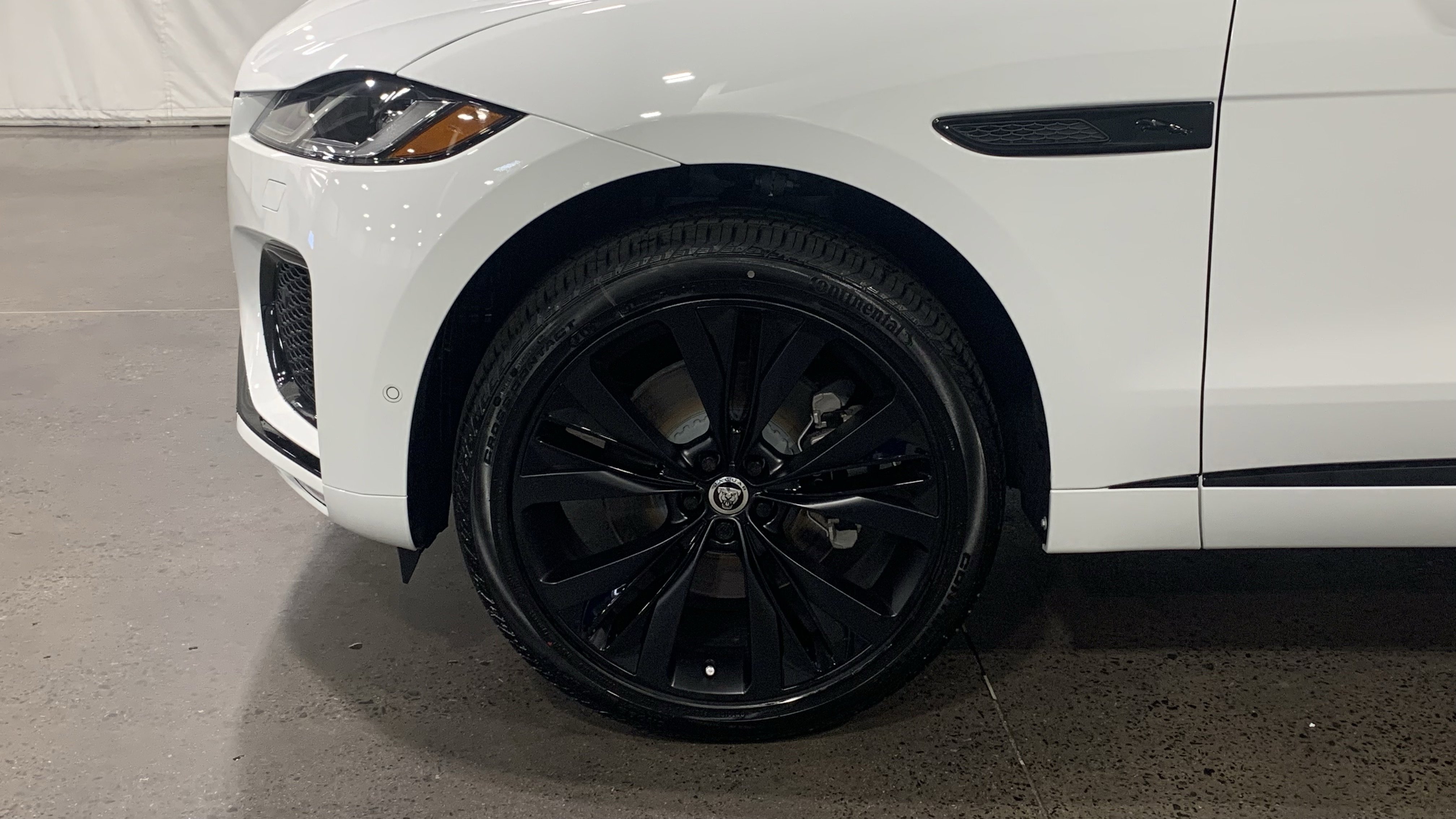 New 2026 Jaguar F-PACE R-Dynamic S image 10