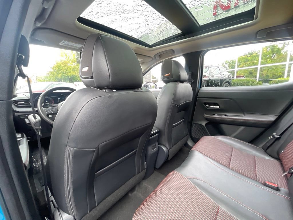 Certified 2025 Nissan Kicks SR w/ SR Premium Package AWD/4WD image 19