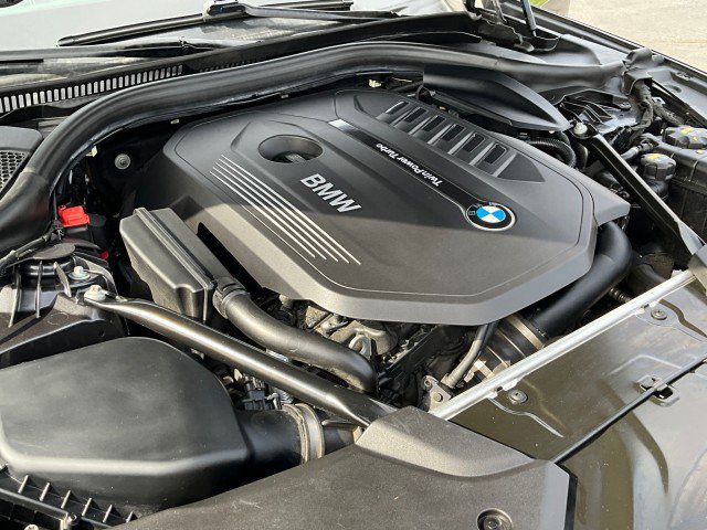 Used 2017 BMW 540i xDrive image 11