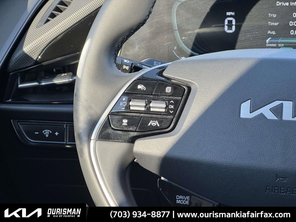 Used 2023 Kia Niro EX Touring image 13