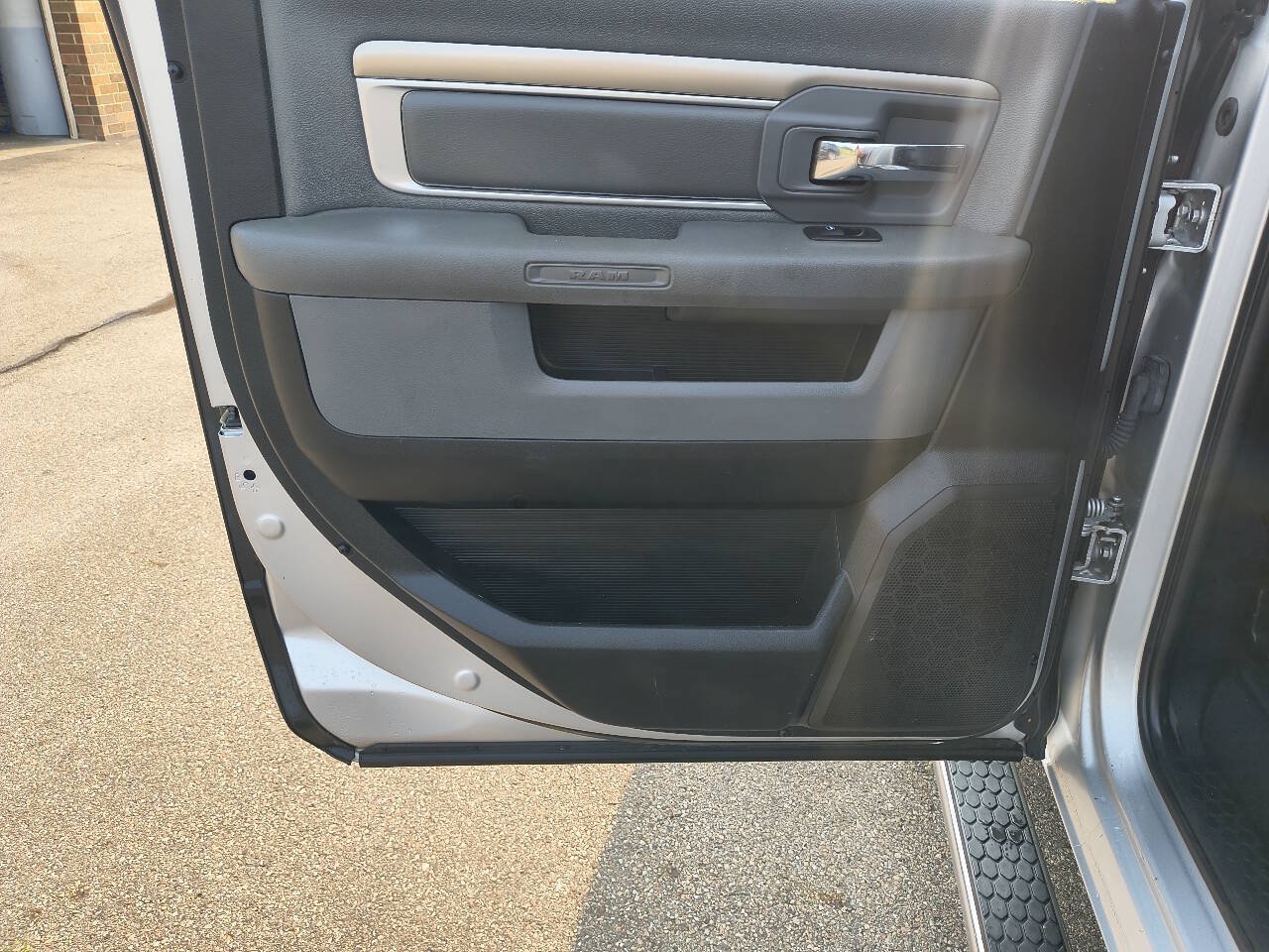 Used 2018 RAM 2500 Outdoorsman AWD/4WD image 16