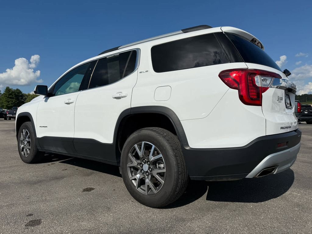 Used 2023 GMC Acadia SLE w/ Driver Convenience Package image 3