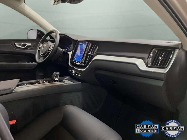 Used 2025 Volvo XC60 B5 Plus image 23