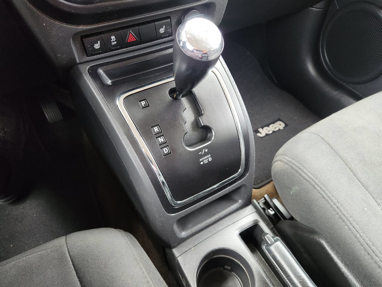 Used 2017 Jeep Patriot Latitude FWD image 18