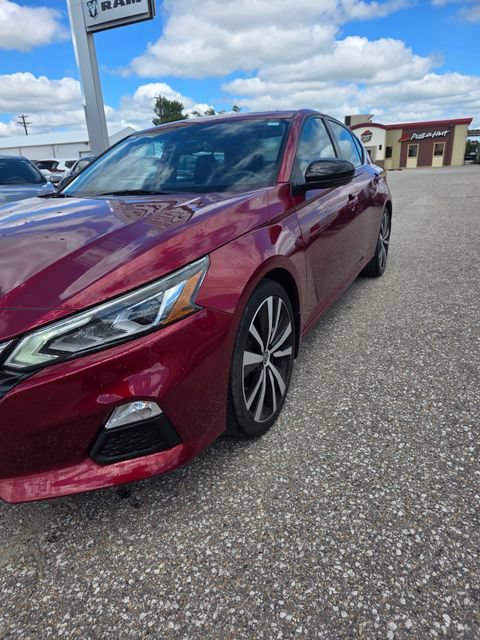 Used 2020 Nissan Altima 2.0 SR FWD image 3
