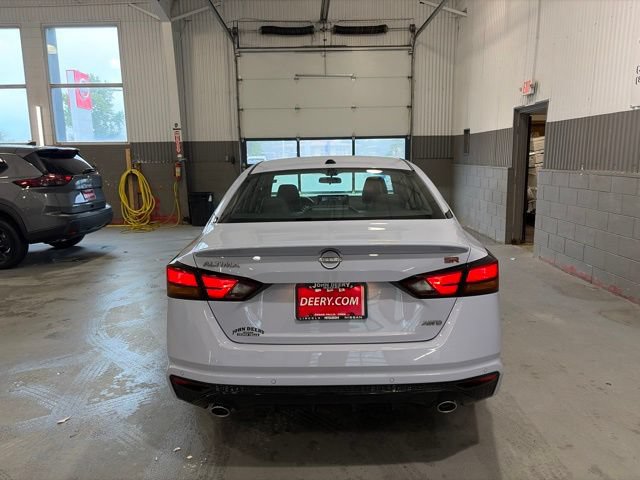 New 2026 Nissan Altima 2.5 SR w/ SR Premium Package AWD/4WD image 9