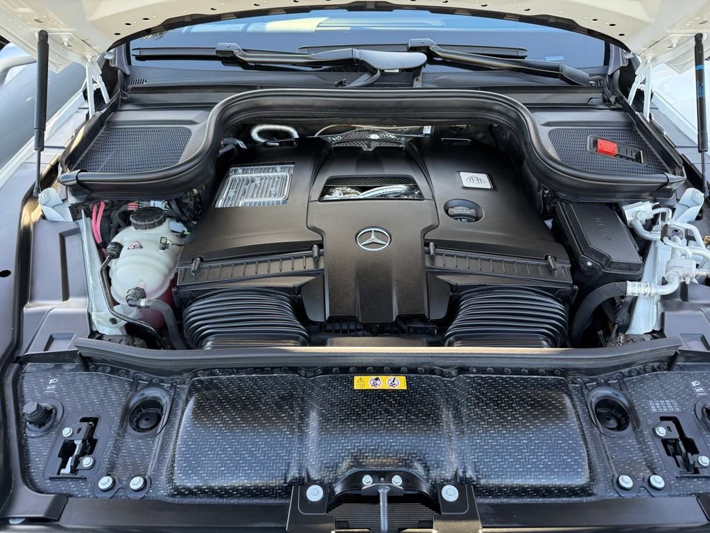 Used 2024 Mercedes-Benz Maybach GLS 600 4MATIC image 18