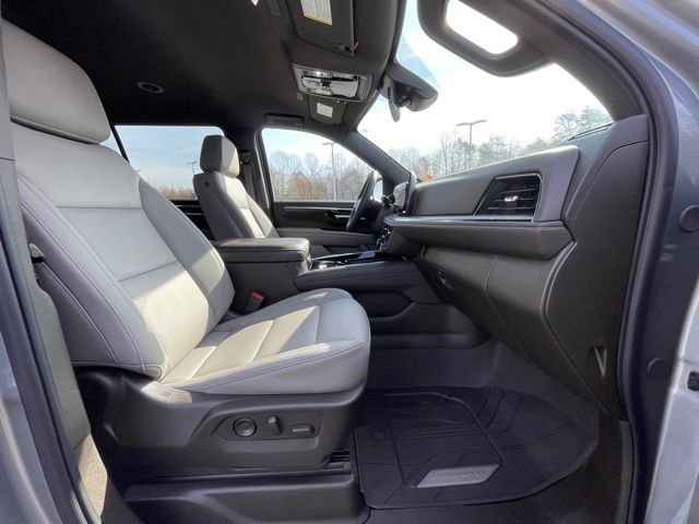 Used 2026 Chevrolet Suburban LT w/ Comfort Package image 27