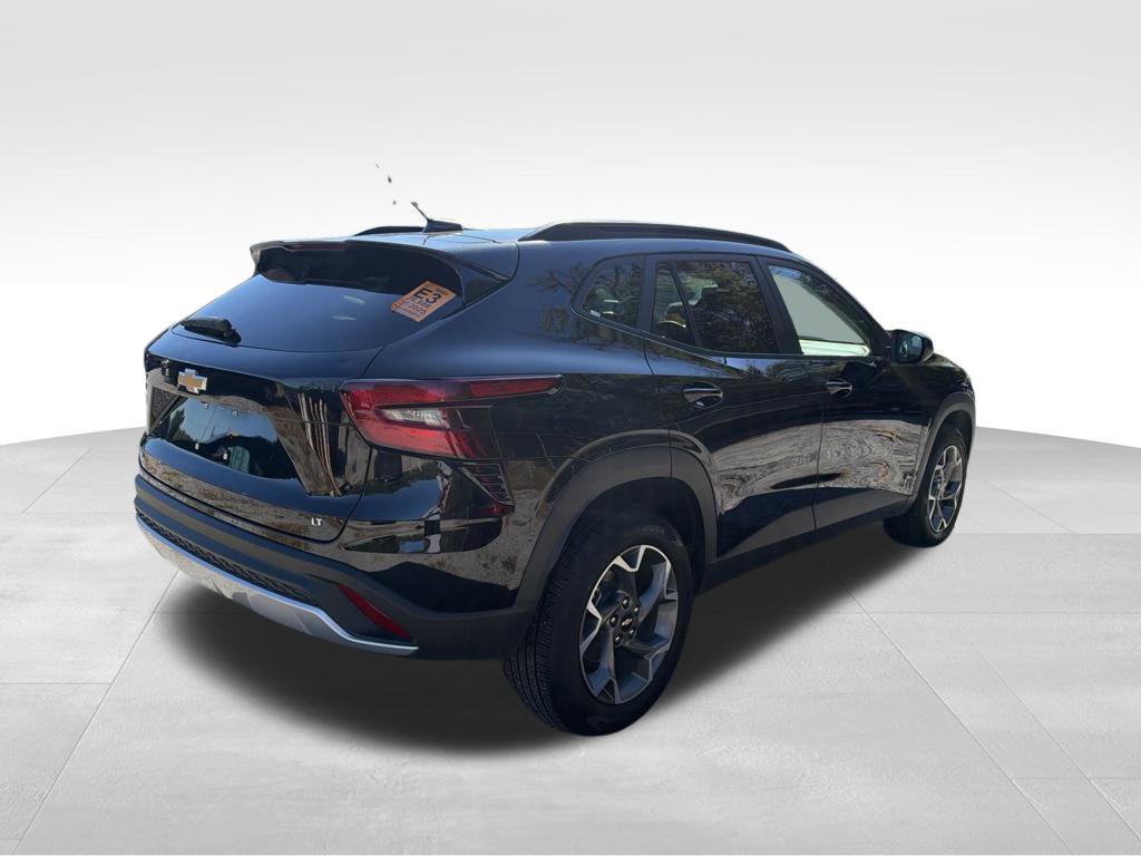 Used 2025 Chevrolet Trax LT FWD image 39