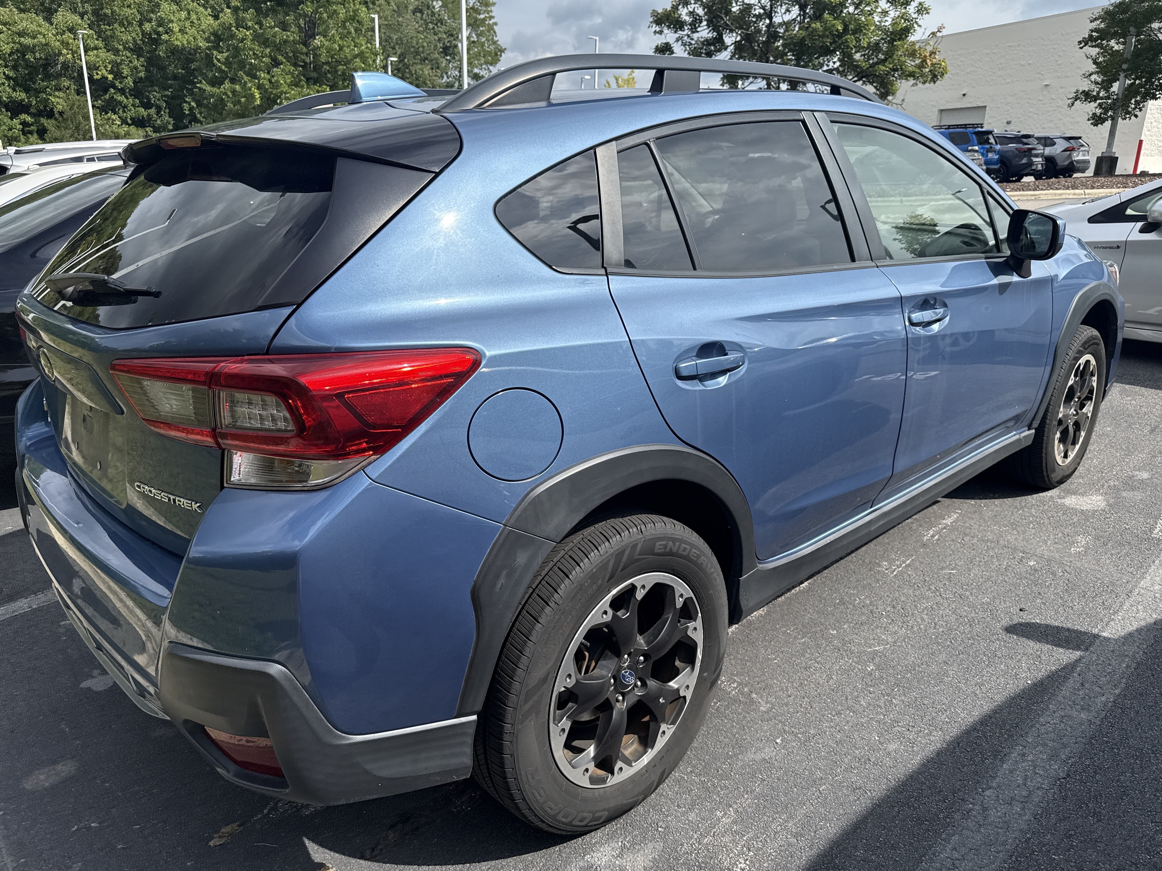 Used 2021 Subaru Crosstrek 2.0i Premium w/ Moonroof Package AWD/4WD image 8