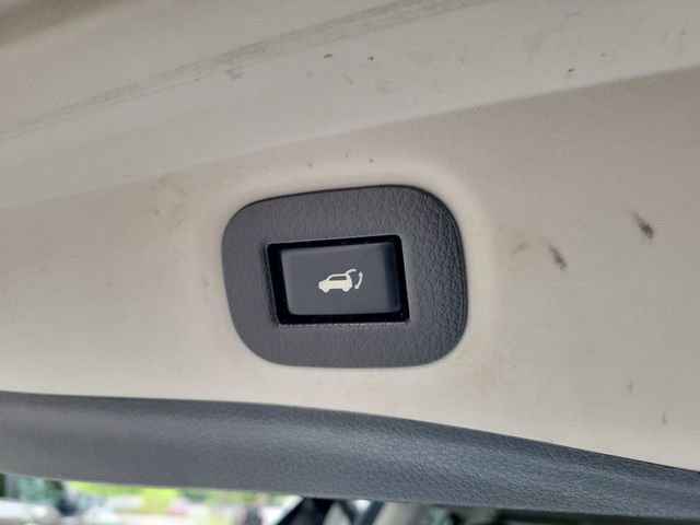 Used 2019 Nissan Rogue SV w/ Premium Package AWD/4WD image 9