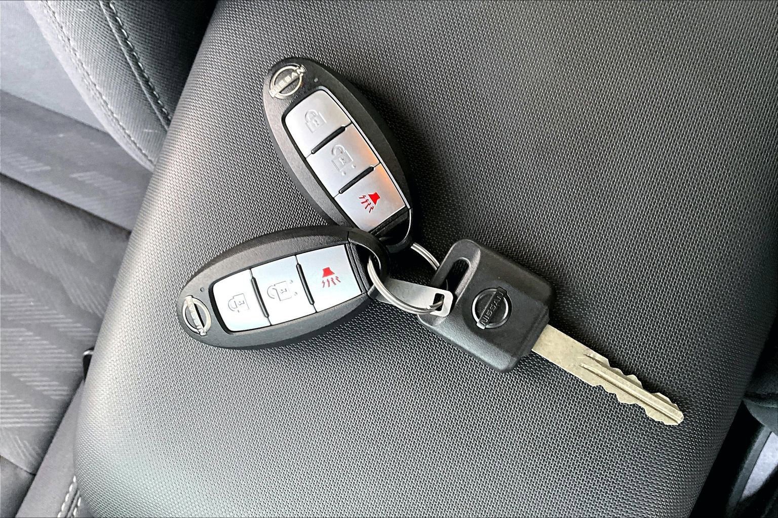 Used 2022 Nissan Frontier SV w/ Technology Package image 34