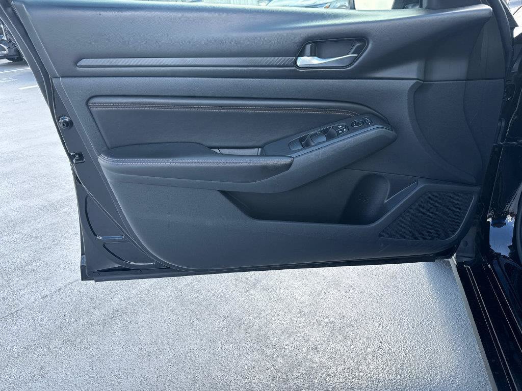 Used 2021 Nissan Altima 2.5 SR AWD/4WD image 10