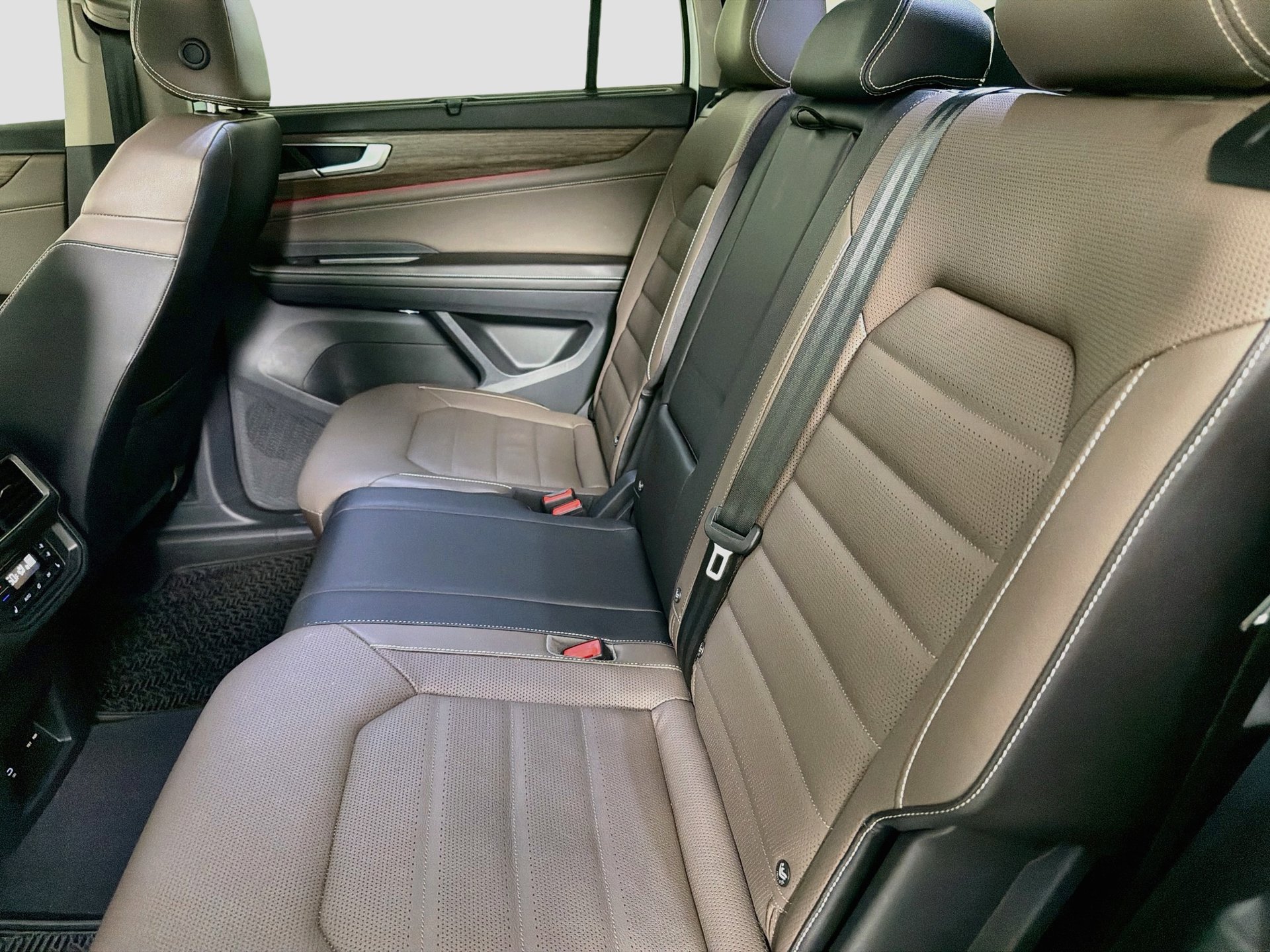 Certified 2025 Volkswagen Atlas SEL AWD/4WD image 25