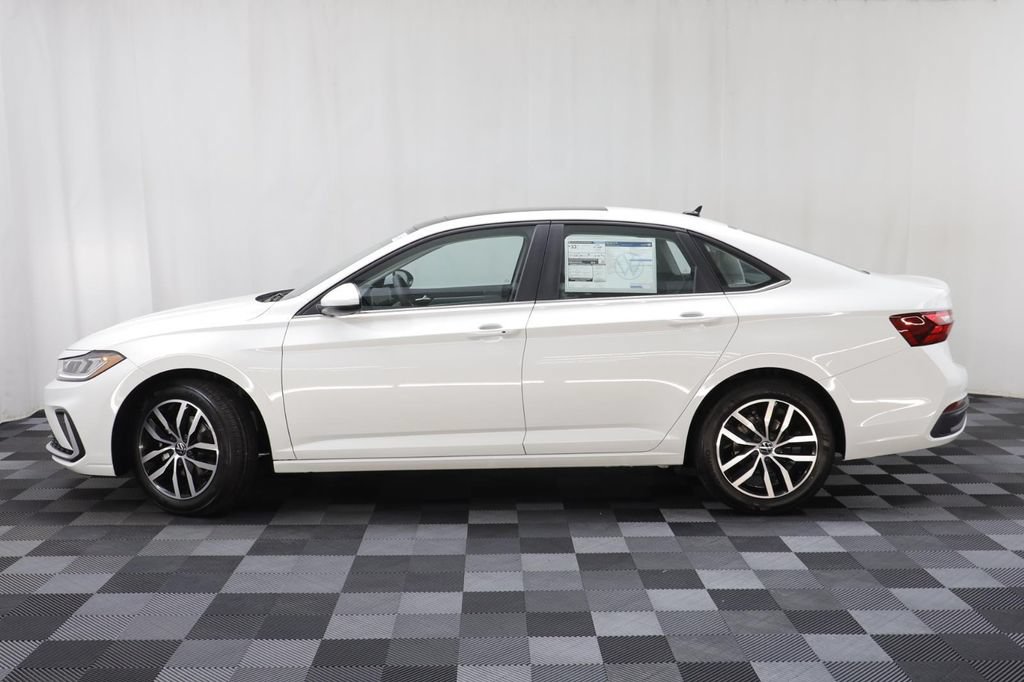 New 2026 Volkswagen Jetta SE FWD image 5