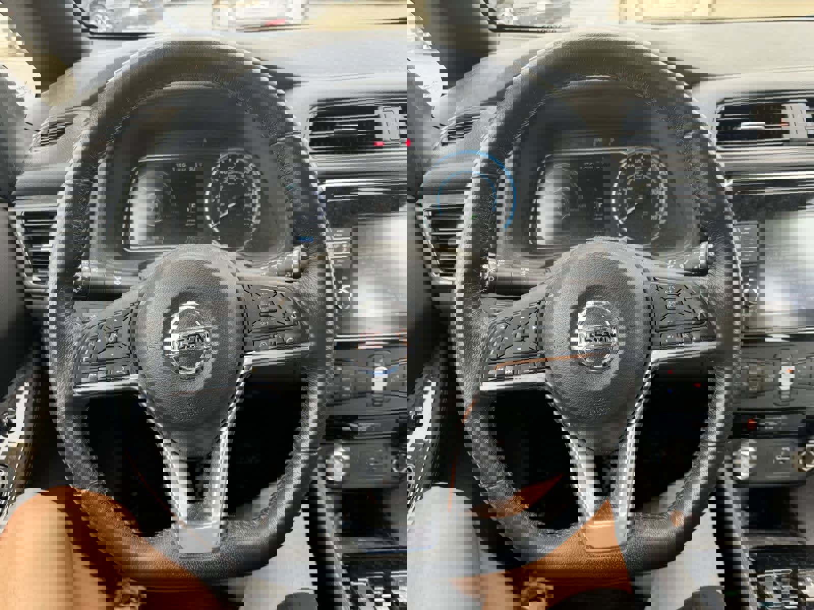 Used 2018 Nissan Leaf SV image 8