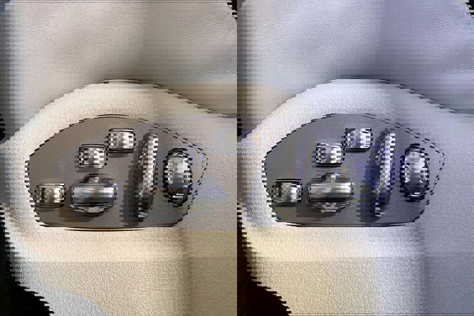 Used 2025 Porsche Macan GTS image 40