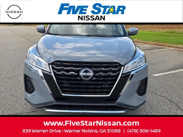 Used 2023 Nissan Kicks SV FWD image 2