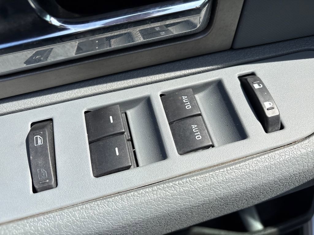 Used 2011 Ford F150 XLT w/ XLT Chrome Pkg image 14