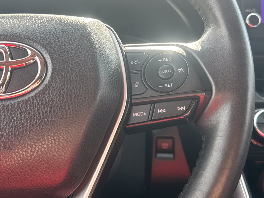 Used 2023 Toyota Venza LE AWD/4WD image 22