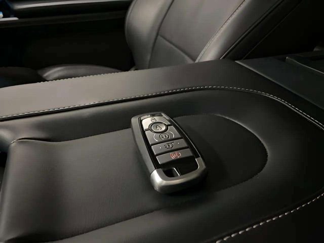 Used 2025 Ford Expedition Platinum AWD/4WD image 98