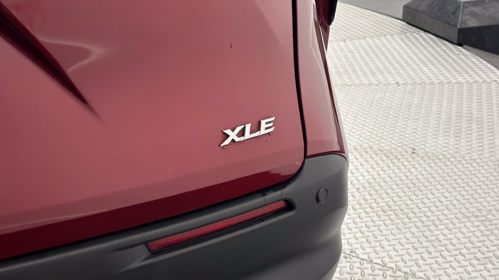 Certified 2025 Toyota Sienna XLE w/ XLE Plus Package AWD/4WD image 10