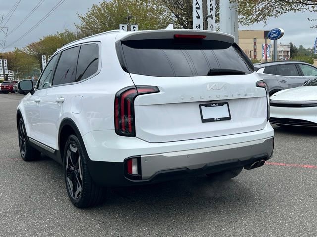 Certified 2023 Kia Telluride EX w/ EX Captain's Chair Package FWD image 9