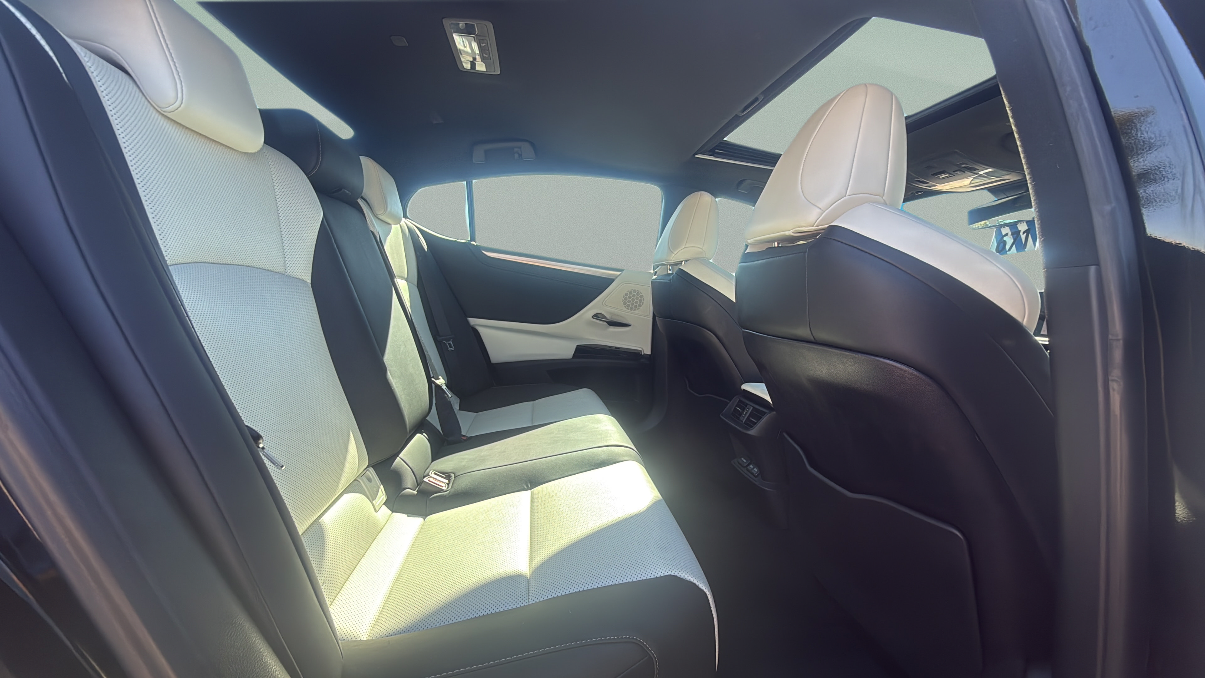 Certified 2024 Lexus ES 350 F Sport w/ Accessory Package (Z2) FWD image 26