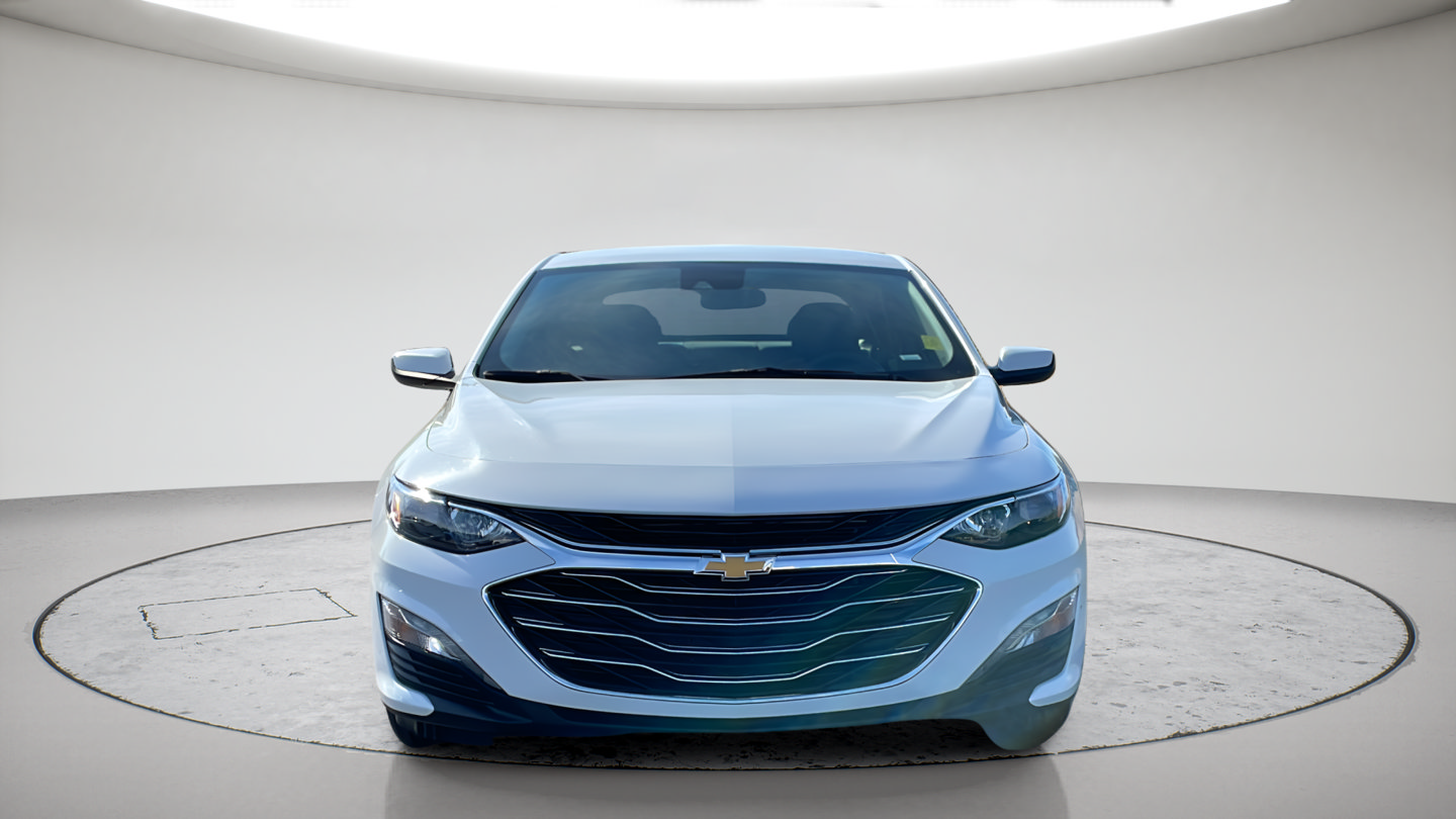 Used 2024 Chevrolet Malibu LT FWD image 2