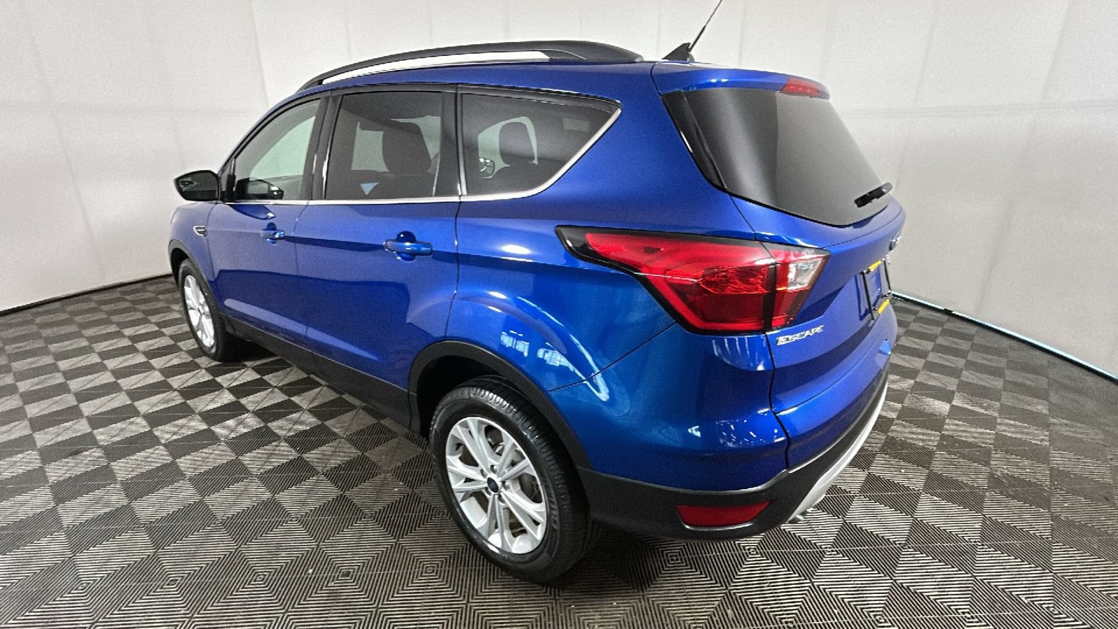 Used 2019 Ford Escape SEL AWD/4WD image 5