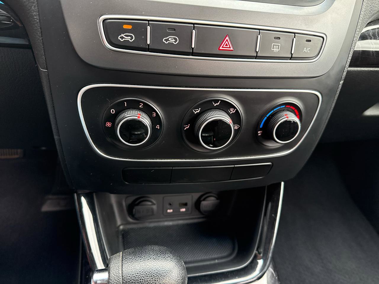 Used 2014 Kia Sorento LX image 14