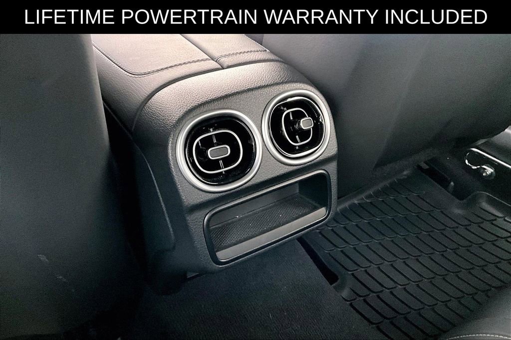 Used 2025 Mercedes-Benz CLE 300 4MATIC Coupe image 32