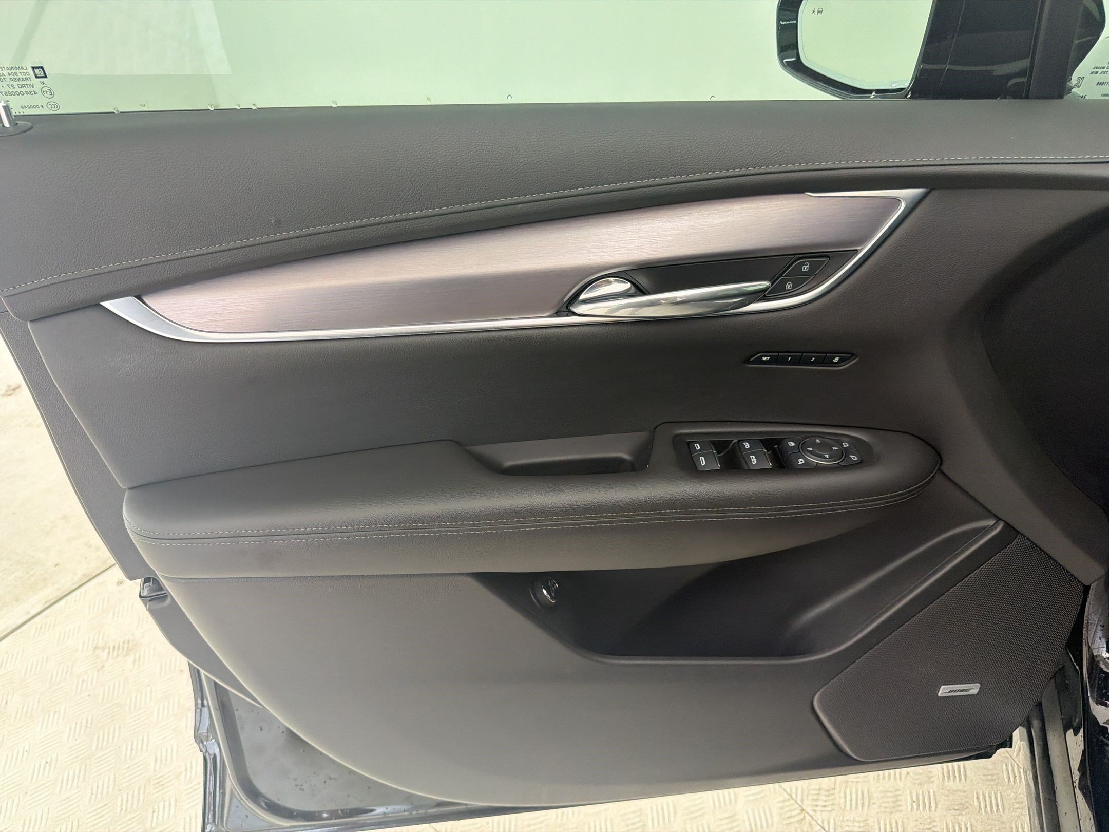 Used 2025 Cadillac XT6 Luxury FWD image 14