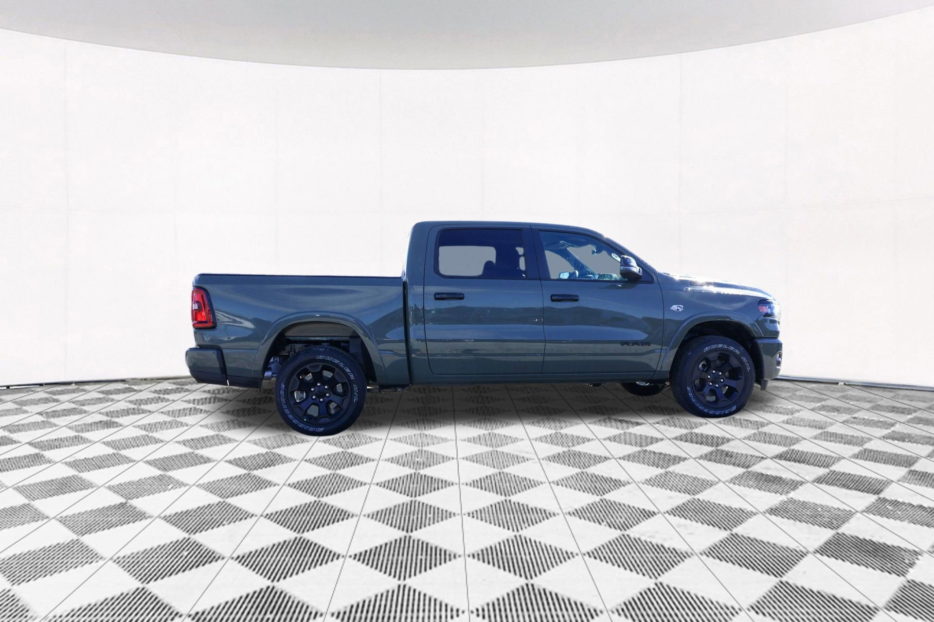 New 2026 RAM 1500 4x4 Crew Cab image 10