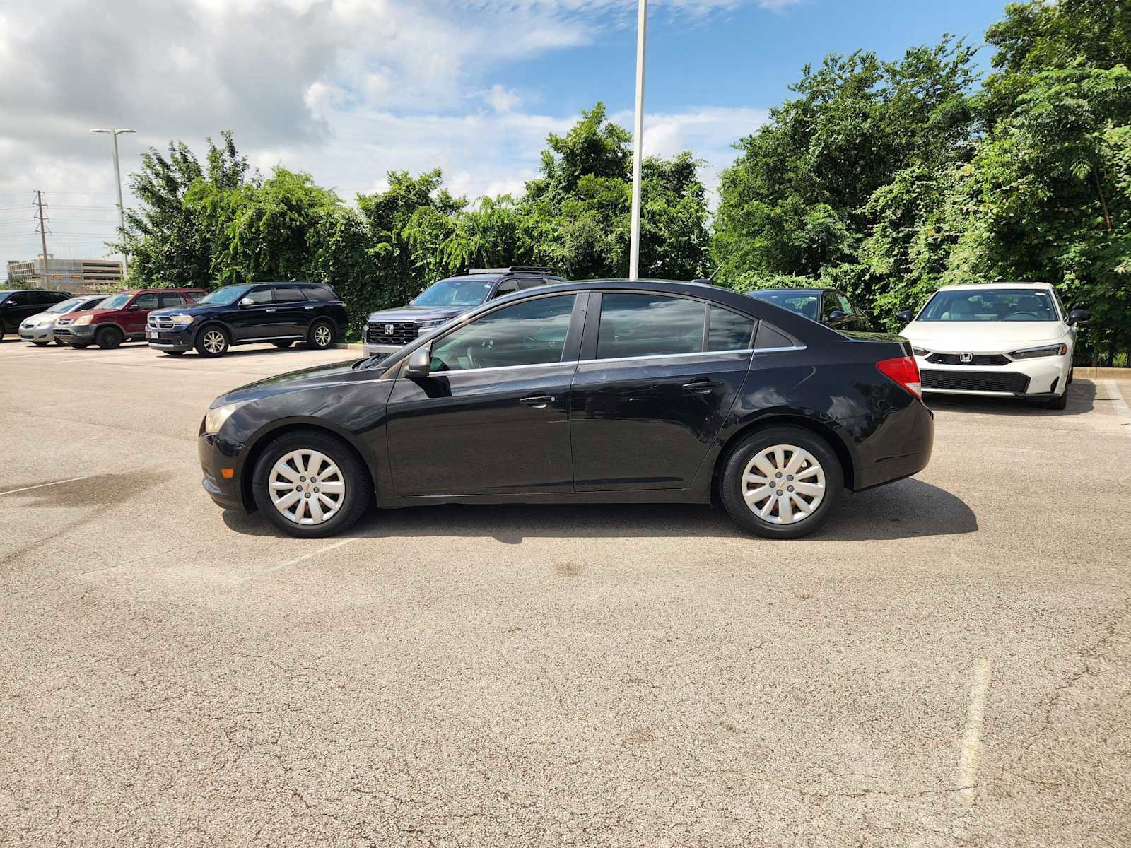 Used 2011 Chevrolet Cruze LS FWD image 4