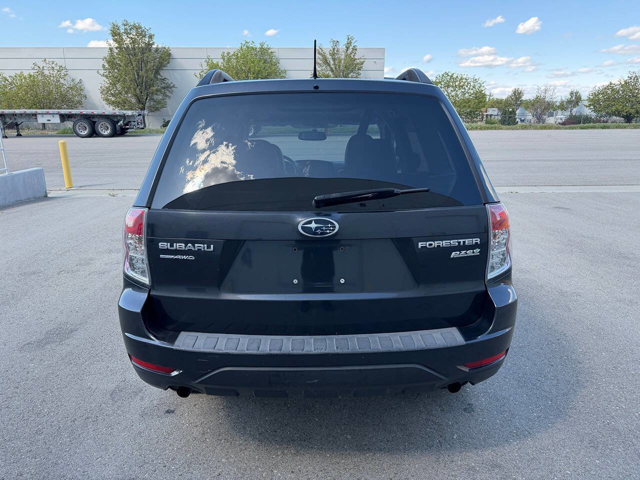 Used 2012 Subaru Forester 2.5X Premium AWD/4WD image 10