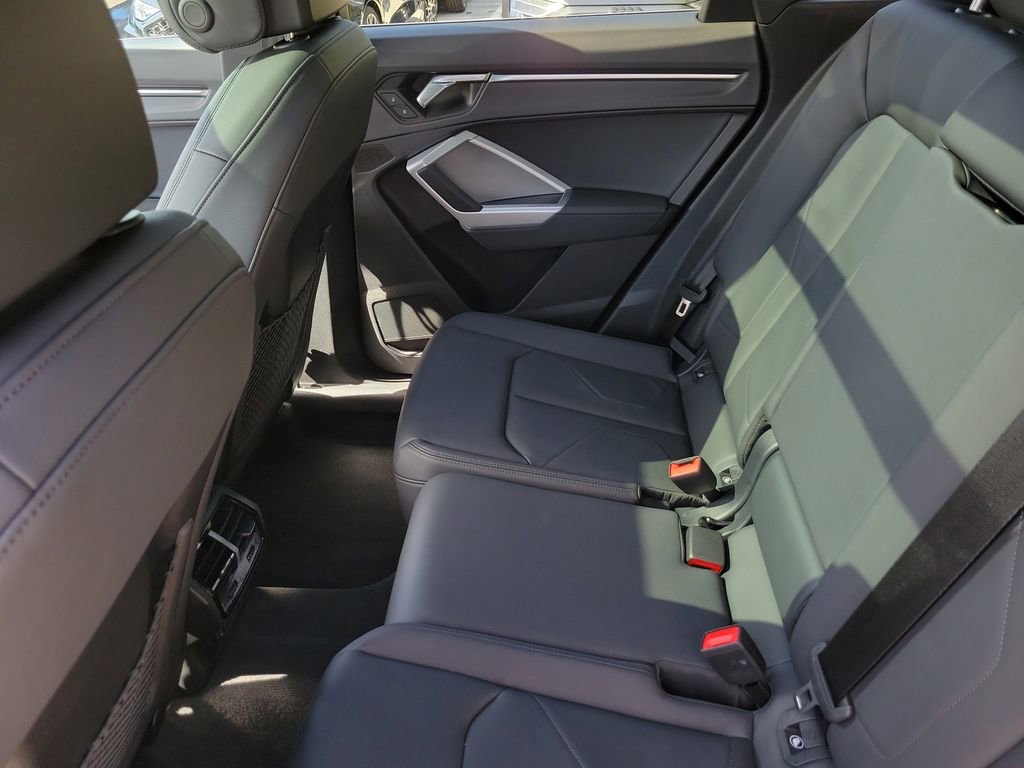 Certified 2025 Audi Q3 2.0T Premium w/ Convenience Package AWD/4WD image 26