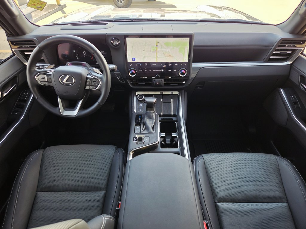 Used 2024 Lexus GX 550 w/ Accessory Package (Z1) AWD/4WD image 14