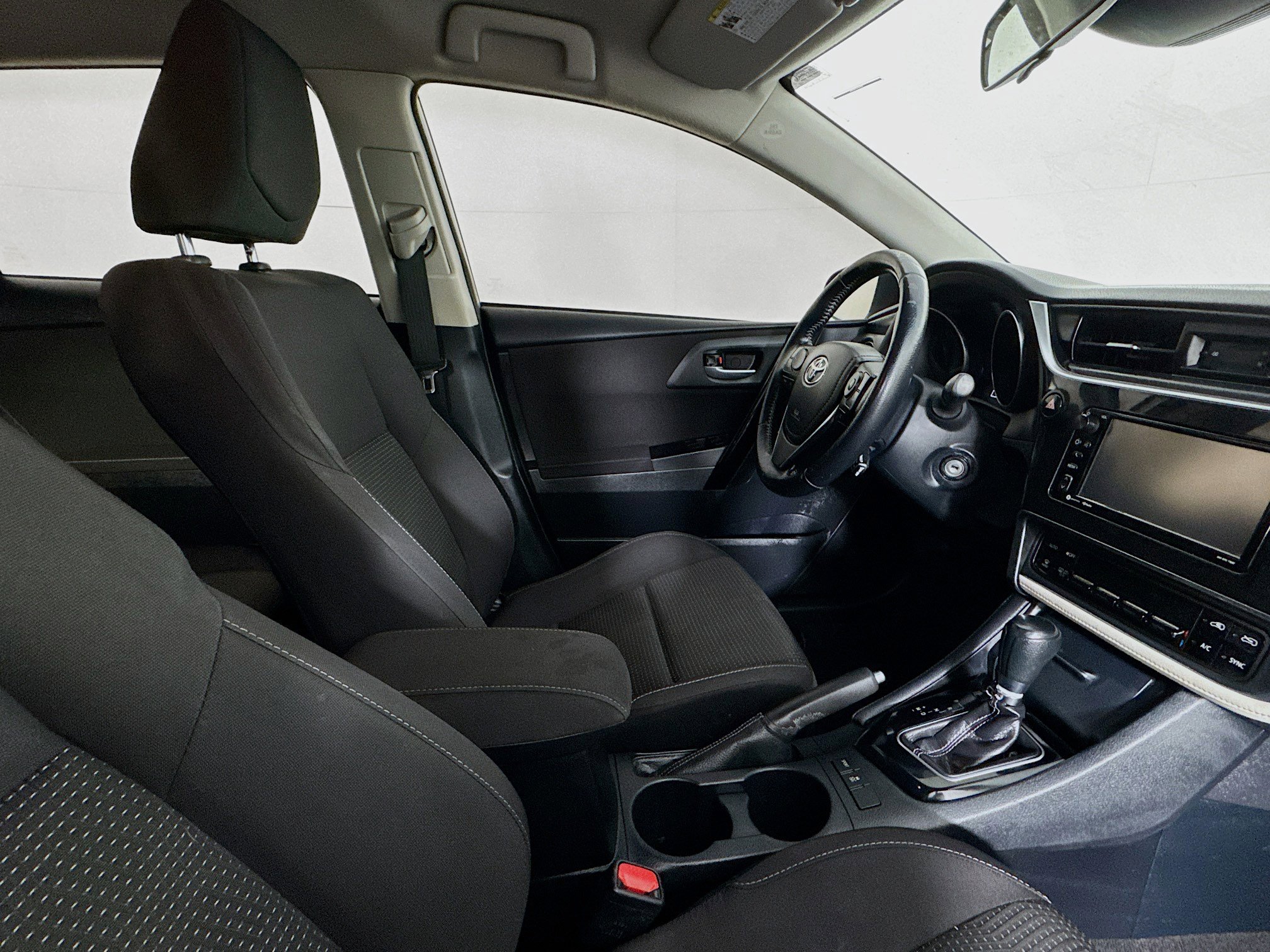 Used 2017 Toyota Corolla iM image 27