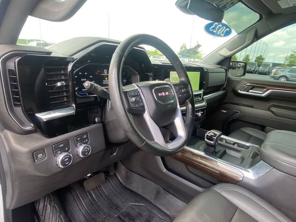Used 2023 GMC Sierra 1500 Elevation w/ Elevation Premium Package AWD/4WD image 9