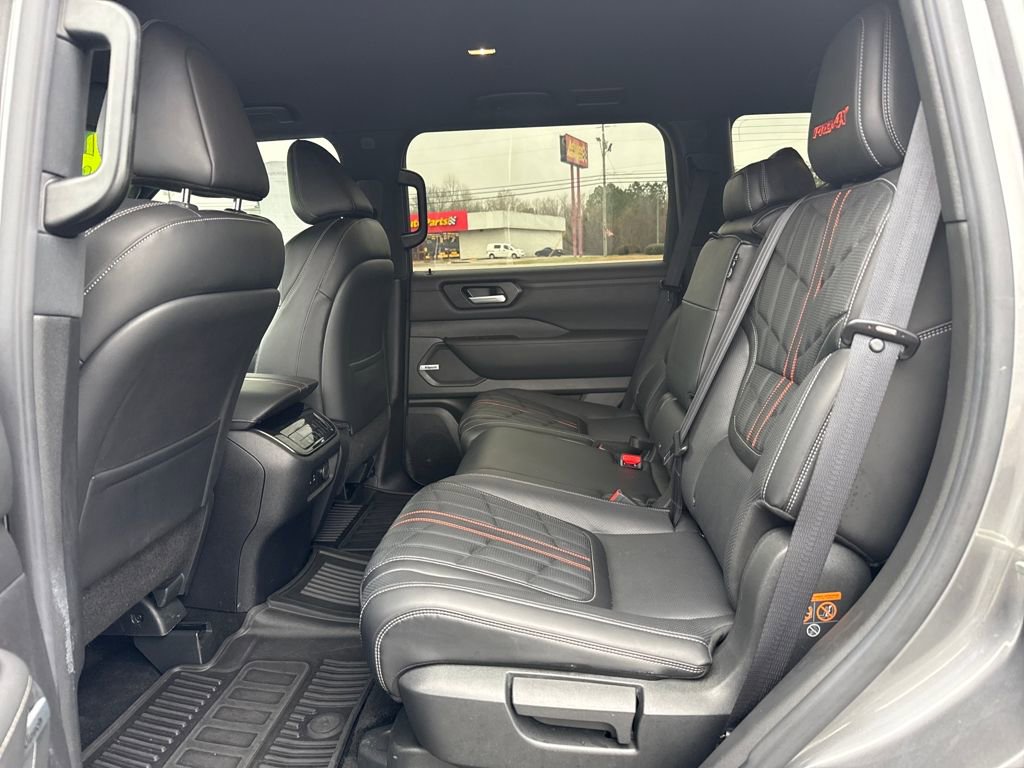 Used 2025 Nissan Armada PRO-4X image 22