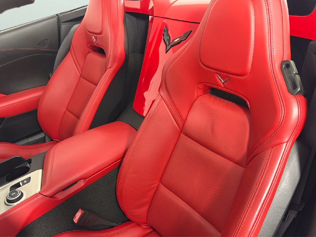 Used 2015 Chevrolet Corvette Stingray Convertible w/ 3LT Preferred Equipment Group RWD image 32