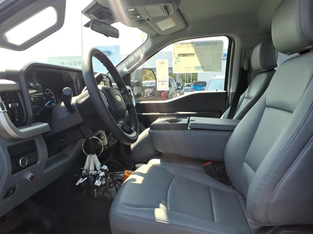 New 2026 Ford F550 4x4 Regular Cab Super Duty image 9