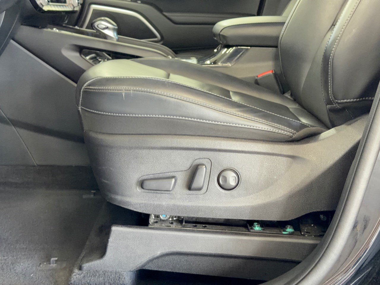 Used 2025 Kia Telluride S FWD image 16